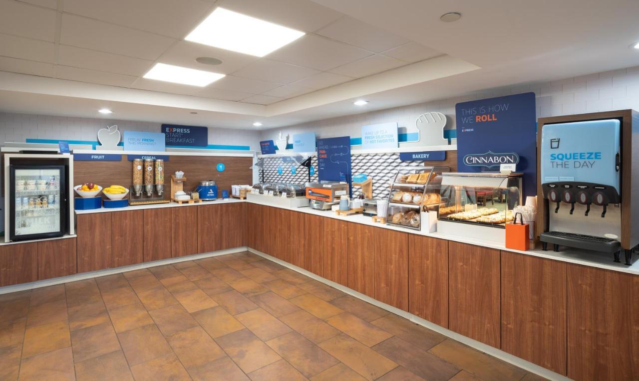 Holiday Inn Express Rochester - Greece By Ihg Exteriér fotografie